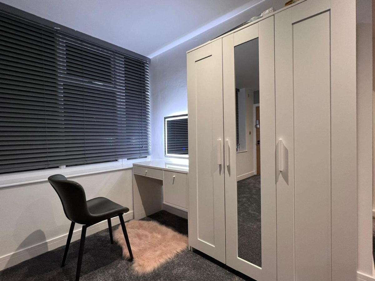 Apartment Woodroyd